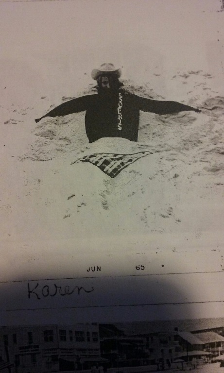 Esoterics snowlady in the sand